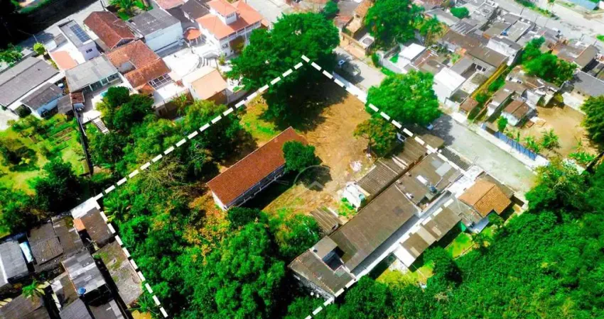 Área ampla à venda , ,   no bairro centro, 1 metros da praia, peruíbe-sp