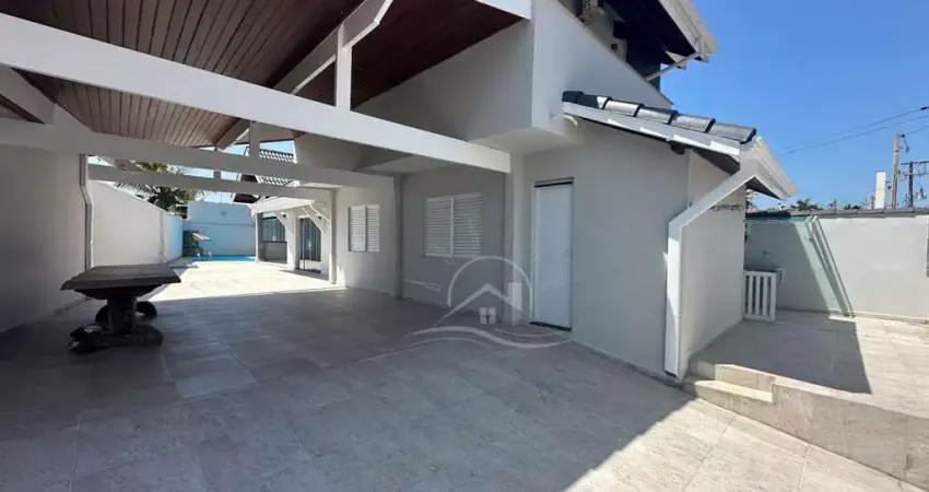 Casa sobrado à venda , 3 quarto(s), sendo 2 suíte(s) no bairro jardim beira mar, 200 metros da praia, peruíbe-sp