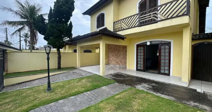 Casa sobrado à venda com piscina, 3 quarto(s), sendo 1 suíte(s) no bairro oasis, 150 metros da praia, peruíbe-sp
