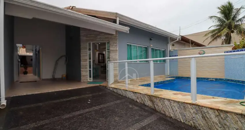 Casa Térrea à venda com piscina, 3 quarto(s), sendo 1 suíte(s) no bairro Três Marias, 700 metros da praia, Peruíbe-SP
