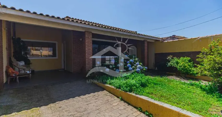 Casa Térrea à venda com piscina, 3 quarto(s), sendo 1 suíte(s) no bairro Oasis, 0 metros da praia, Peruíbe-SP
