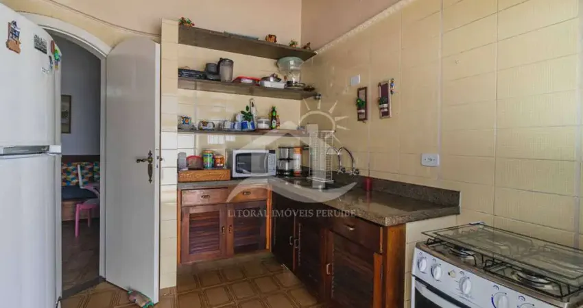 Casa Térrea à venda com piscina, 3 quarto(s), sendo 3 suíte(s) no bairro Oasis, 600 metros da praia, Peruíbe-SP