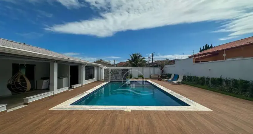 Casa térrea à venda com piscina, 3 quarto(s),  sendo 3 suíte(s)  no bairro são joão batista, 0 metros da praia, peruíbe-sp