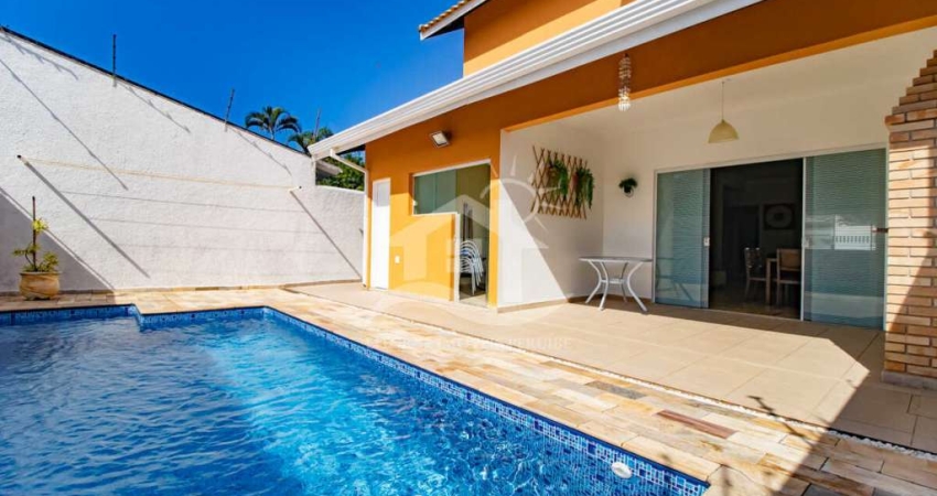 Casa Sobrado à venda com piscina, 3 quarto(s),  sendo 3 suíte(s)  no bairro Oasis, 160 metros da praia, Peruíbe-SP