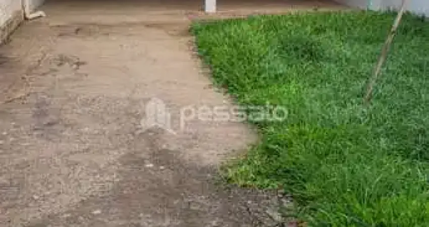 Casa à Venda por R$190.000,00 - Jardim do Cedro - Gravataí, RS