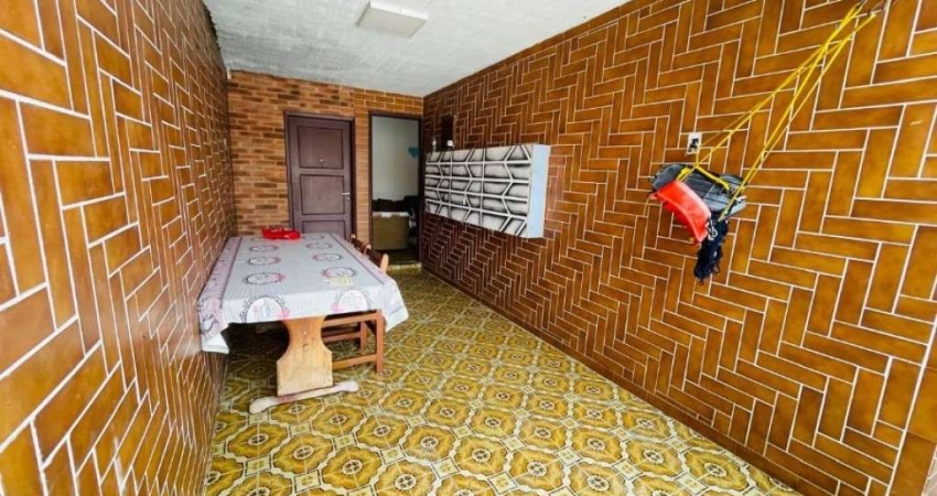 Excelente casa à venda na Ocian 2 dormitórios 1 suíte!!!