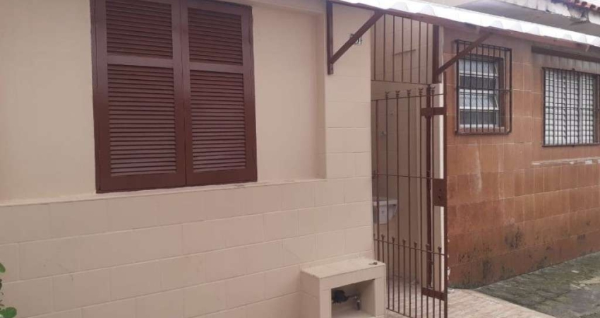 Descubra o charme deste bangalô de 1 dormitório localizado no Bairro Caiçara. Á venda na Imobiliaria Consulte Imoveis.