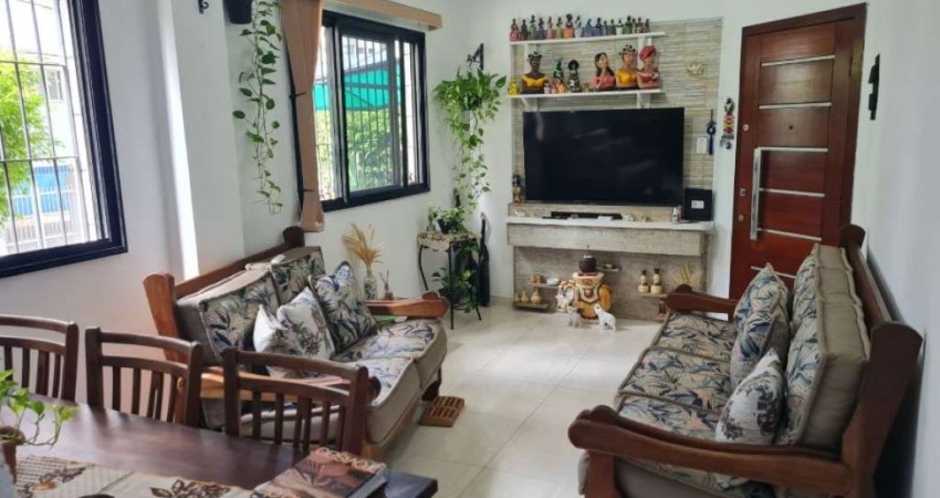 Excelente apartamento no coração do bairro Ocian a 3 quadras da praia e com piscina! Com 2 dormitórios, sendo 1 suíte,coxinha e quartos com armários planejados e piso em porcelanato.