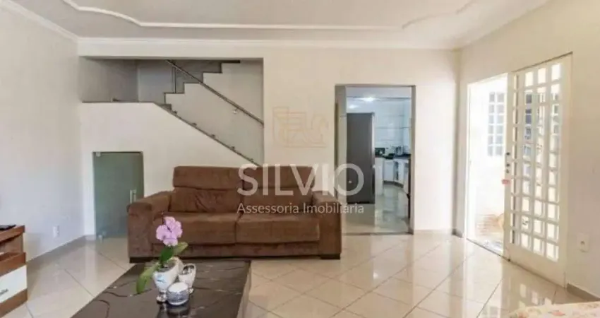 Oportunidade casa sobrado amplo com 5 quartos no Riacho Fundo I –  bem localizado