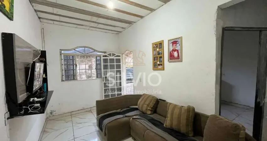 Casa composta por 02 quartos na lage na qn 31 proximo a upa òtima localizaçâo