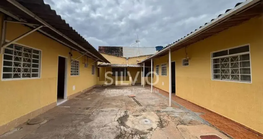 Lote com casas pronta ideal para aluguel ou construção na qnm 05 da ceilândia
