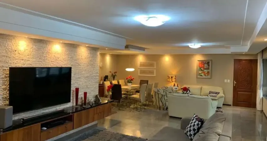 Condomínio Ed acaiaca - Apartamento com 214m2 no bairro Meireles. 3 suítes com 4 vagas e dependência de empregada completa.Fortaleza/CE