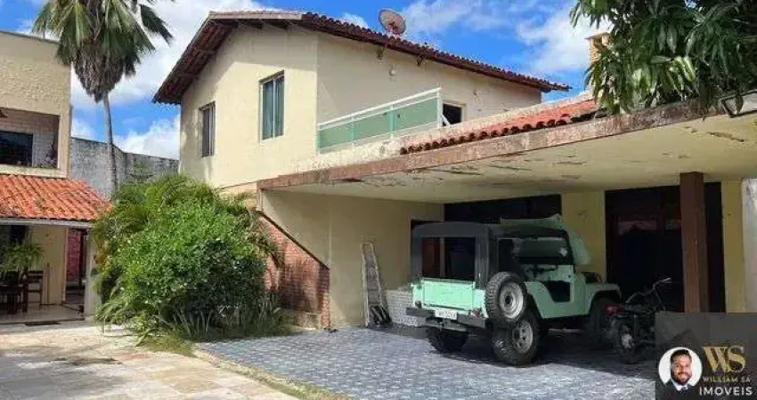 Casa com 990m2 no bairro Papicu. 2 lotes de terreno com 2 casas,vaga para 12 carros. Ótima localização. Fortaleza/CE