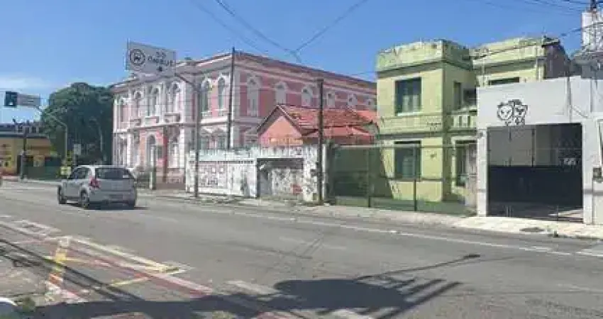 Ponto Comercial à venda no bairro Benfica - Fortaleza/CE