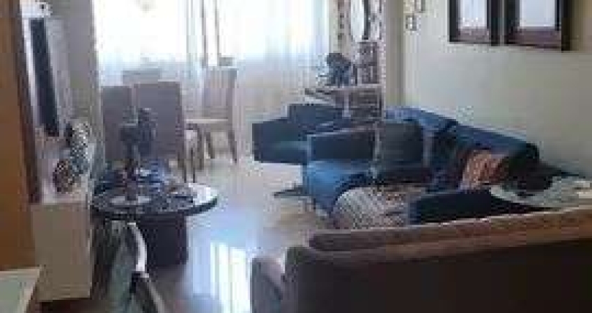 Apartamento com 120m2 no bairro Varjota. 3 quartos (sendo 1 suíte),vaga na garagem e condomínio com piscina. 4 quarteirões da beira mar Fortaleza-CE