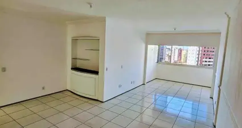 Apartamento á 2 minutos do shopping riomar! 3 quartos reformado no papicu