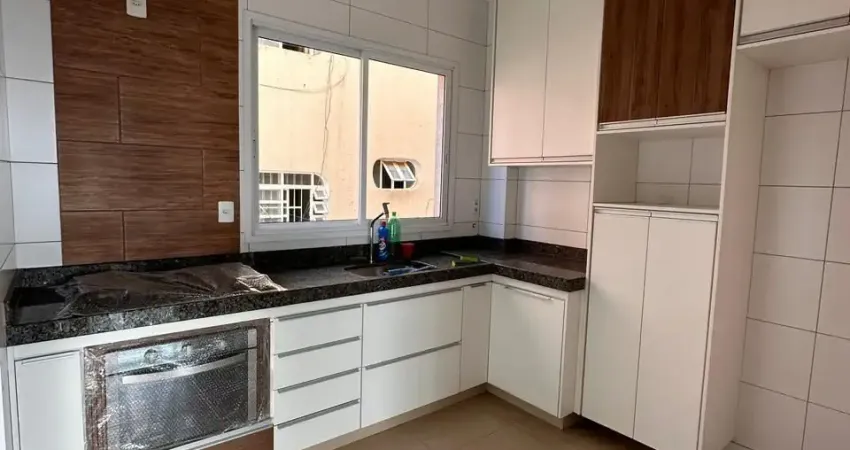 Lindo Apto 3 quartos sendo 2 Suíte, Elevador, 2 Vagas Livres