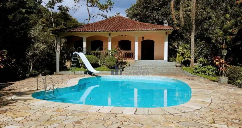 Casa com 3 dormitórios à venda, 300 m² por R$ 1.800.000,00 - Chácara Paraíso - Nova Friburgo/RJ