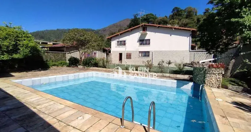 Casa com 5 dormitórios à venda, 617 m² por R$ 2.200.000,00 - Parque São Clemente - Nova Friburgo/RJ