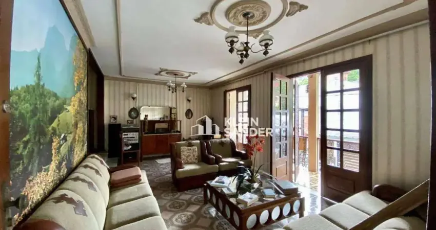 Casa com 4 dormitórios à venda, 385 m² por R$ 1.100.000,00 - Centro - Nova Friburgo/RJ