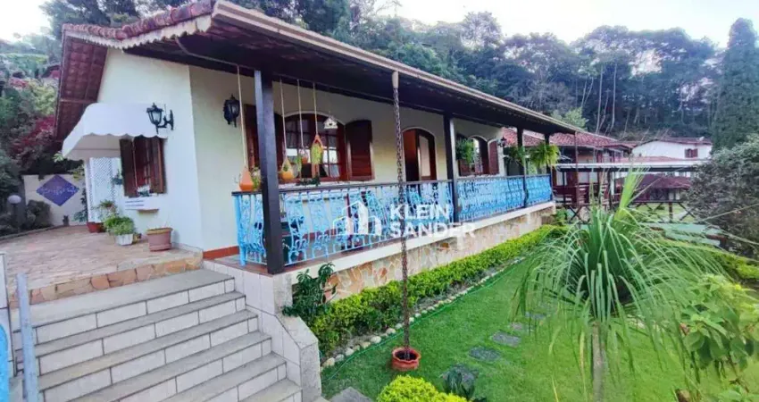Casa com 4 dormitórios à venda, 182 m² por R$ 1.100.000,00 - Cônego - Nova Friburgo/RJ
