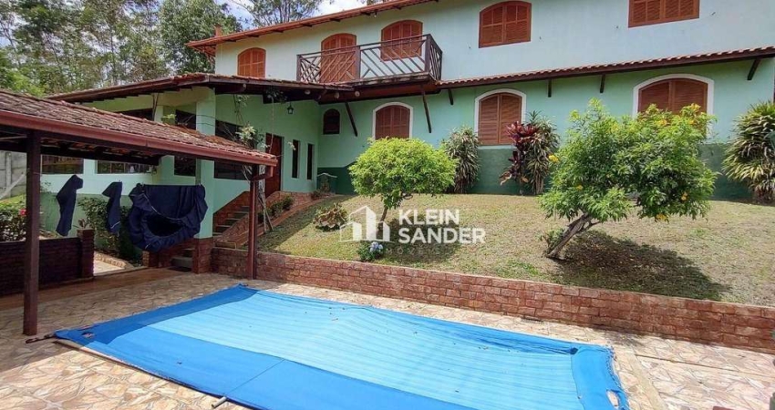 Casa com 3 dormitórios à venda, 450 m² por R$ 1.400.000,00 - Vale dos Pinheiros - Nova Friburgo/RJ