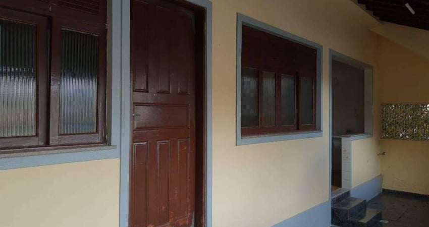 Casa com 3 dormitórios à venda, 94 m² por R$ 198.000,00 - Chácara Paraíso - Nova Friburgo/RJ