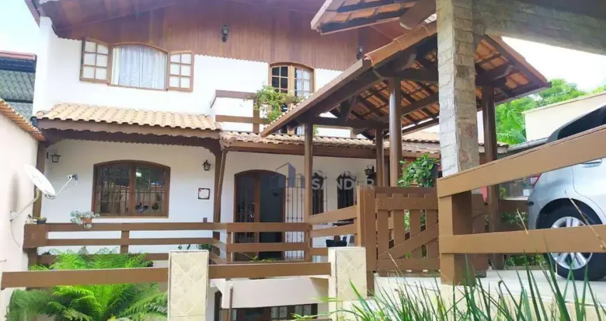 Casa com 6 dormitórios à venda, 241 m² por R$ 950.000,00 - Cônego - Nova Friburgo/RJ