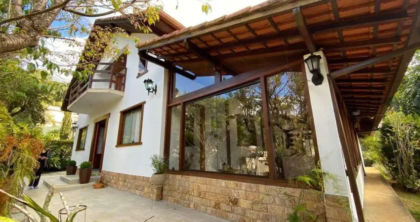 Casa com 4 dormitórios à venda, 320 m² por R$ 1.400.000,00 - Ponte da Saudade - Nova Friburgo/RJ