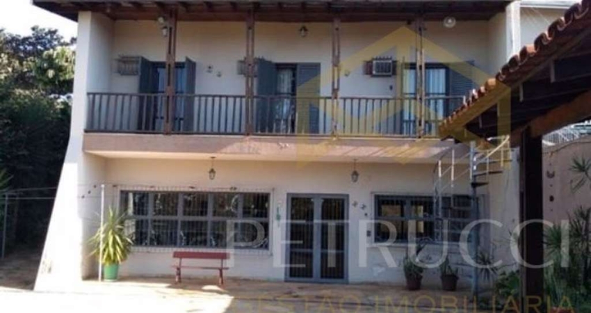 Casa com 4 dormitórios à venda, 465 m² por R$ 975.000,00 - Parque São Quirino - Campinas/SP
