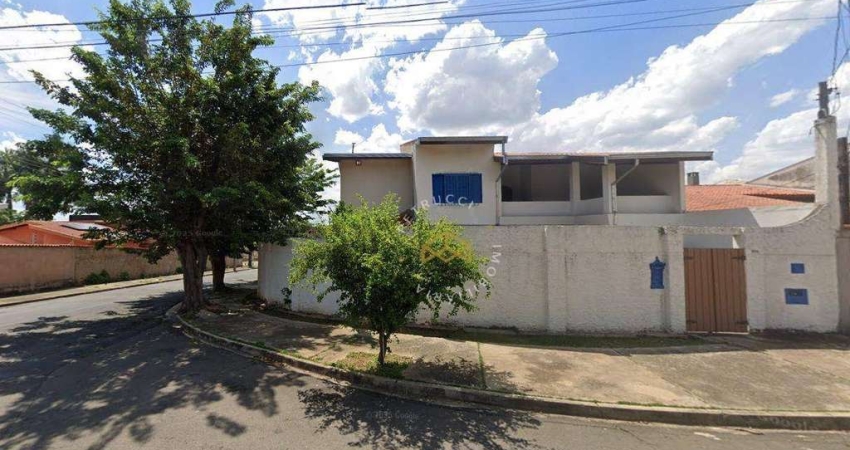 CASA / SOBRADO RESIDENCIAL / COMERCIAL, DE ESQUINA, COM EDÍCULA.