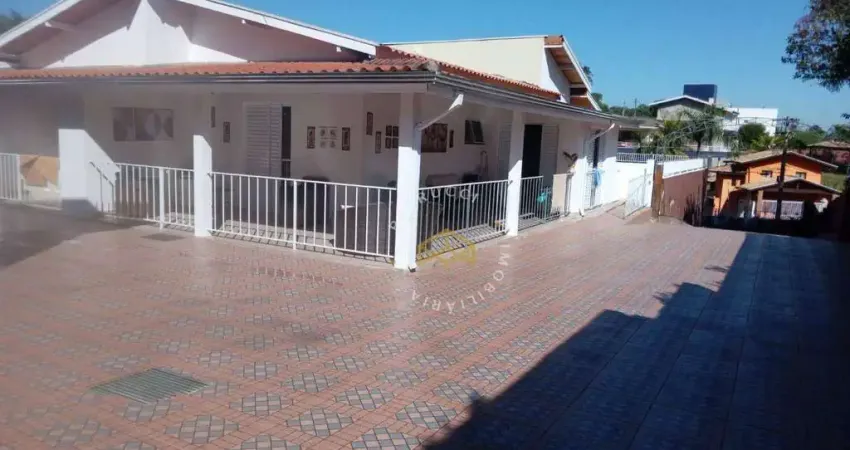 Casa com 5 dormitórios à venda, 295 m² por R$ 1.350.000,00 - Vila Hipica - Vinhedo/SP