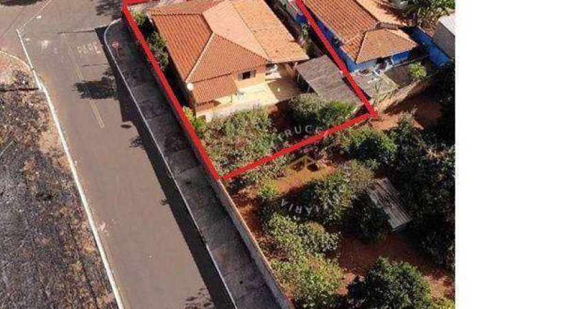 Casa com 3 dormitórios à venda, 200 m² - Centro - Serra Azul/SP
