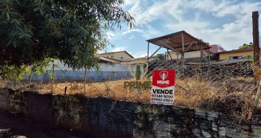 Terreno à venda e locação no Hedy em Londrina. Excelente localização em rua comercial no final da Rua Quatá.