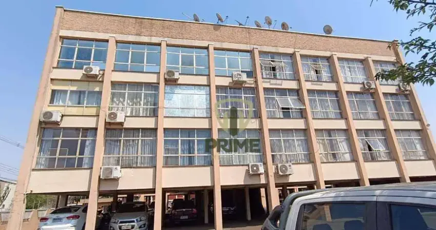 Apartamento à venda no Residencial Castelo Branco em Cambé.