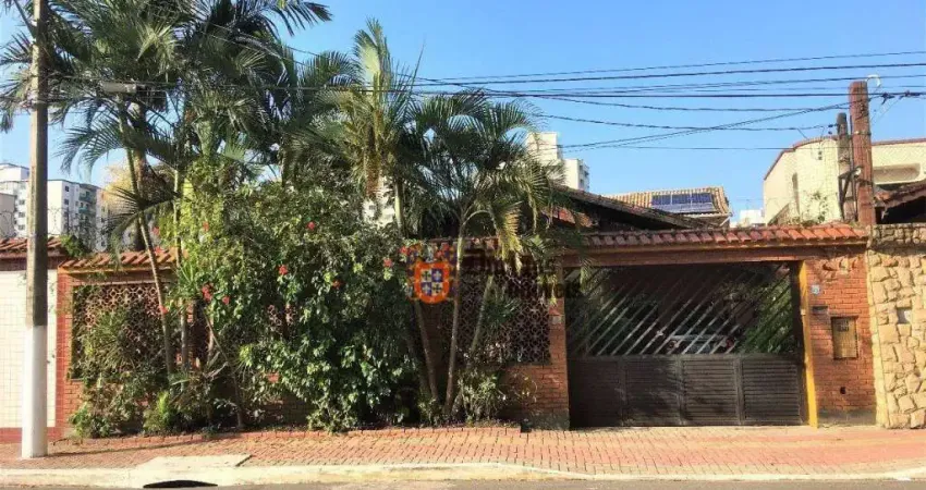 Casa com 3 dormitórios à venda, 180 m² por R$ 1.100.000 - Vila Guilhermina - Praia Grande/SP