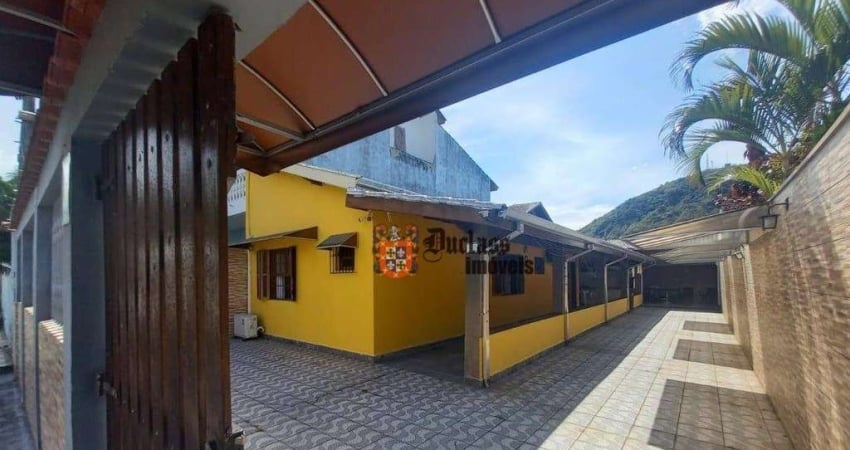 Casa com 2 dormitórios à venda, 160 m² por R$ 690.000 - Sumaré - Caraguatatuba/SP
