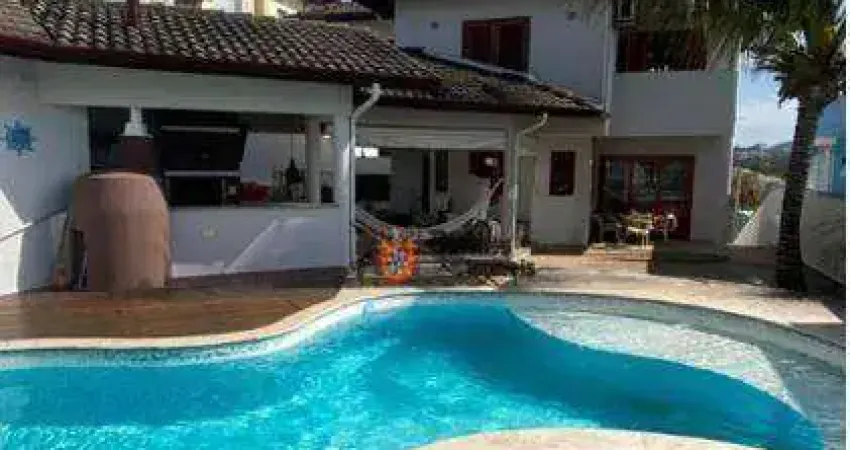 Belíssima casa no Cond. Recanto dos Paturis/Vinhedo, 236m², 3 dormitórios, suíte com closet e hidromassagem