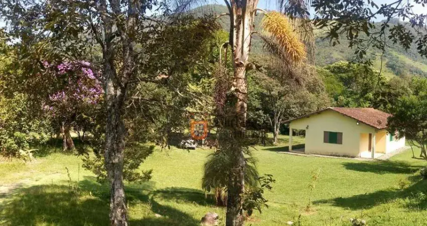 Chácara com 2 dormitórios à venda, 5000 m² por R$ 580.000,00 - Salto Do Meio - Extrema/MG