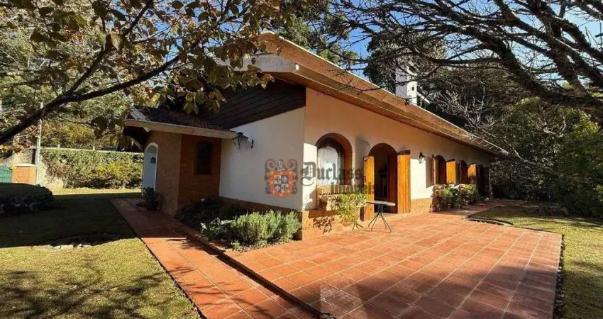 Casa com 4 dormitórios à venda, 267 m² por R$ 1.500.000,00 - Jd do Embaixador - Campos do Jordão/SP