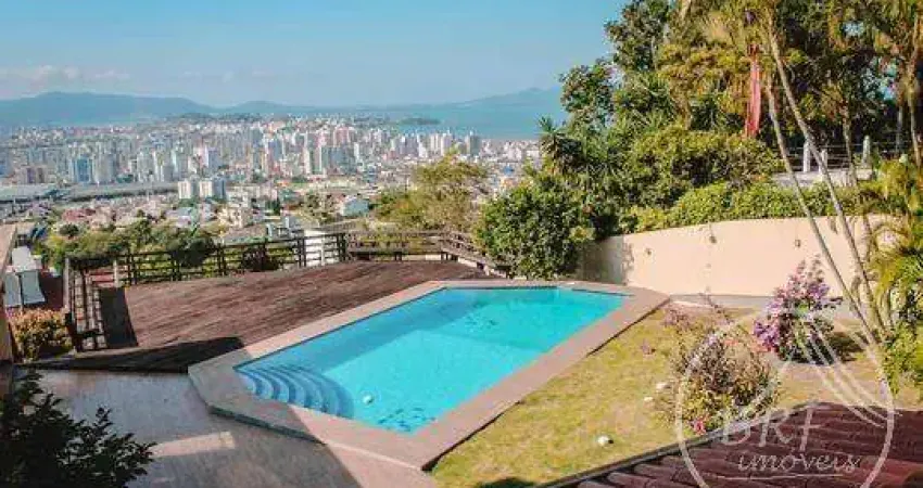 Vendo maravilhosa casa no Bosque das mansões São jose SC