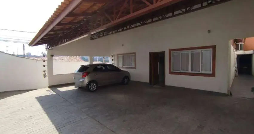 Casa a venda com Kitnet para locação nos fundos no Jardim Simus em Sorocaba/sp