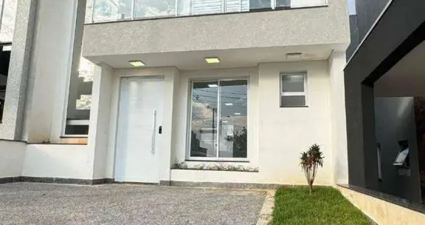 Casa á venda no Condomínio Horto Florestal Villagio em Sorocaba/SP
