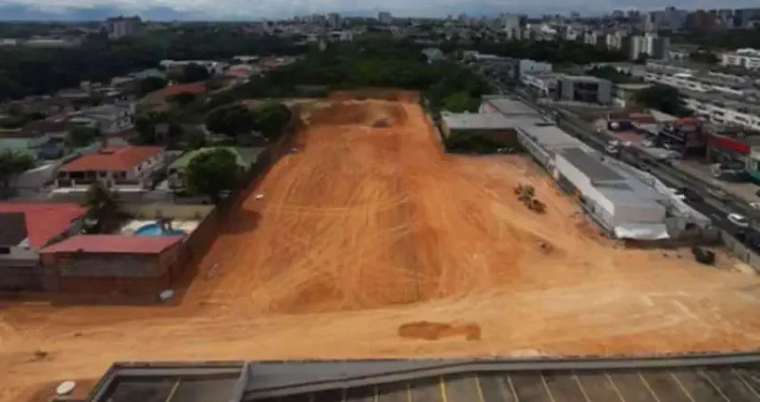 Terreno à venda na Avenida Doutor Theomário Pinto da Costa, 811, Chapada, Manaus