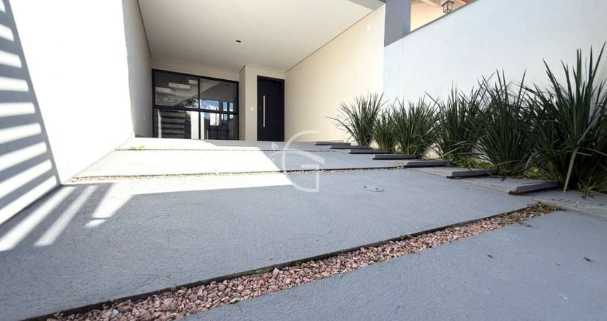 Casa Geminada à venda no Bairro Bom Retiro, por 650 mil