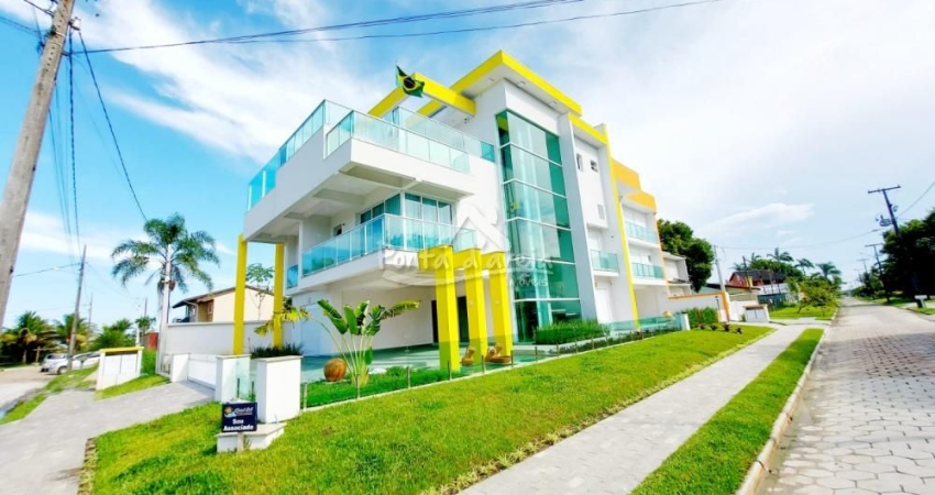 Casa à venda na Rua Bolívia, 59, Atami, Pontal do Paraná