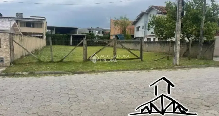 Terreno Amplo no Campeche – Excelente Localização Comercial e Residencial
