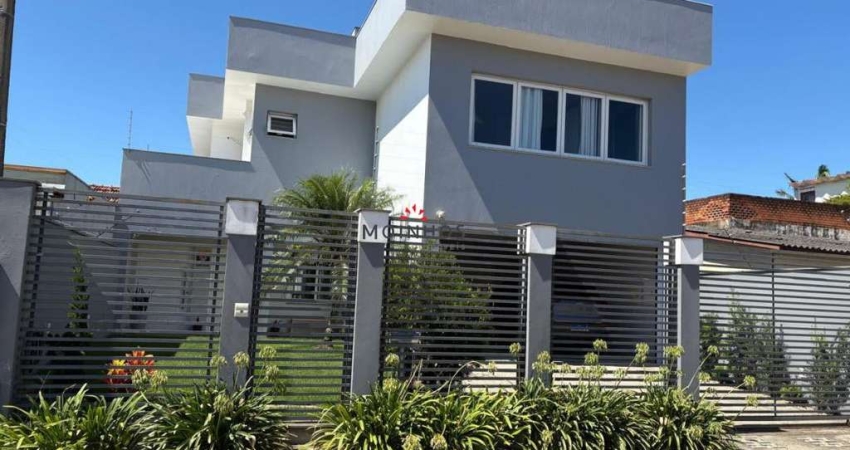 Ampla Casa-Sobrado com 04 Dormitórios e Piscina. Bairro  Niterói - Canoas/RS