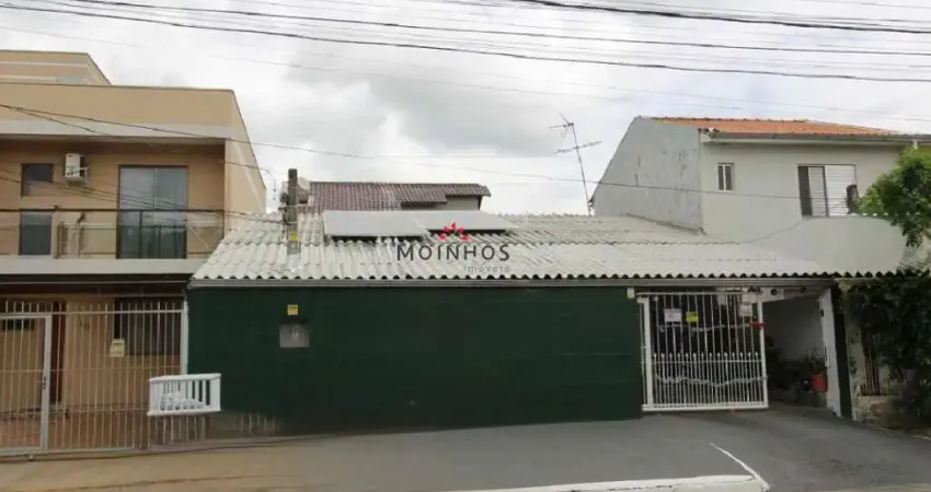 Aluga casa com 2 quartos e 2 vagas de garagem no bairro centro em canoas/rs