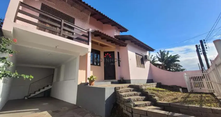 Casa-Sobrado 4 Dormitorios, 1 suite, Edicula e Vaga para 2 Carros - Bairro Parque Universitario em Canoas